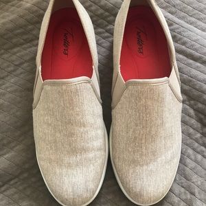 Slip on Shoes Trotters Brand